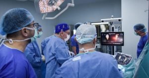 Tehnologia avansată sporește siguranța protezării de genunchi