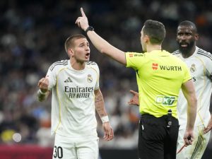 Mizeria de pe teren: Ce i-a șoptit mastantuono „centralului” înainte de eliminare