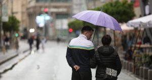 ANM: Vremea o ia razna! ploi și temperaturi schimbătoare, prognoza pe regiuni până pe 5 aprilie