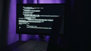 Programator de top: AI are efect „vampiric” și trebuie limitată.