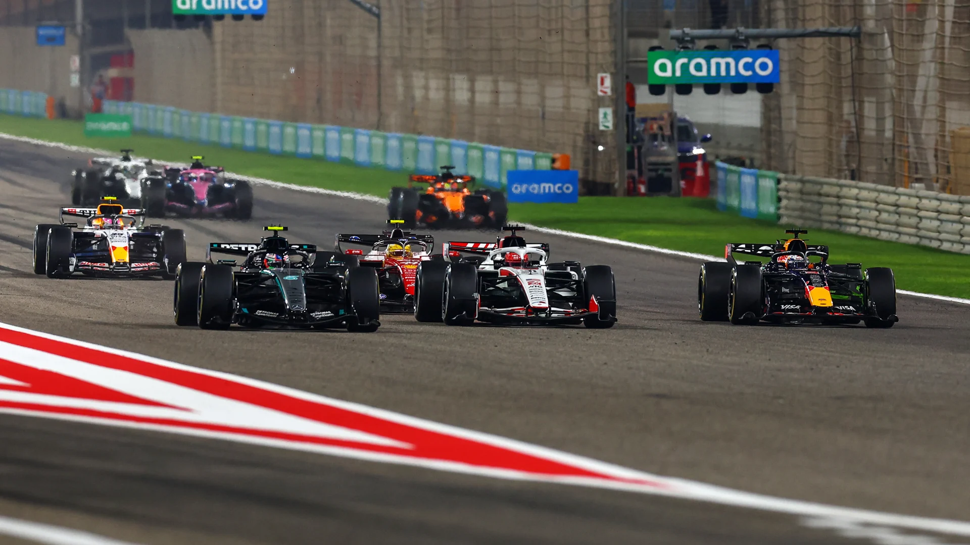 Schimbări majore în F1 din 2026: Buget plafonat, mașini noi, reguli dure