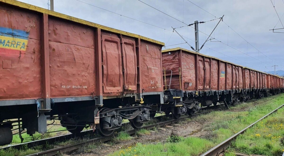 Adolescent electrocutat în Chiajna, după ce s-a urcat pe un vagon de marfă