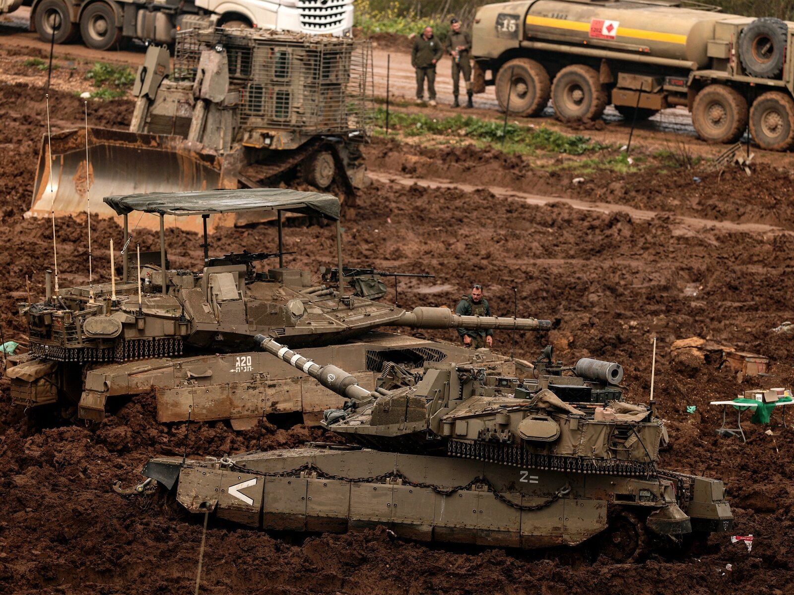 Israelul mută trupe în sudul Libanului: Invazia terestră se extinde, conflictul se adâncește
