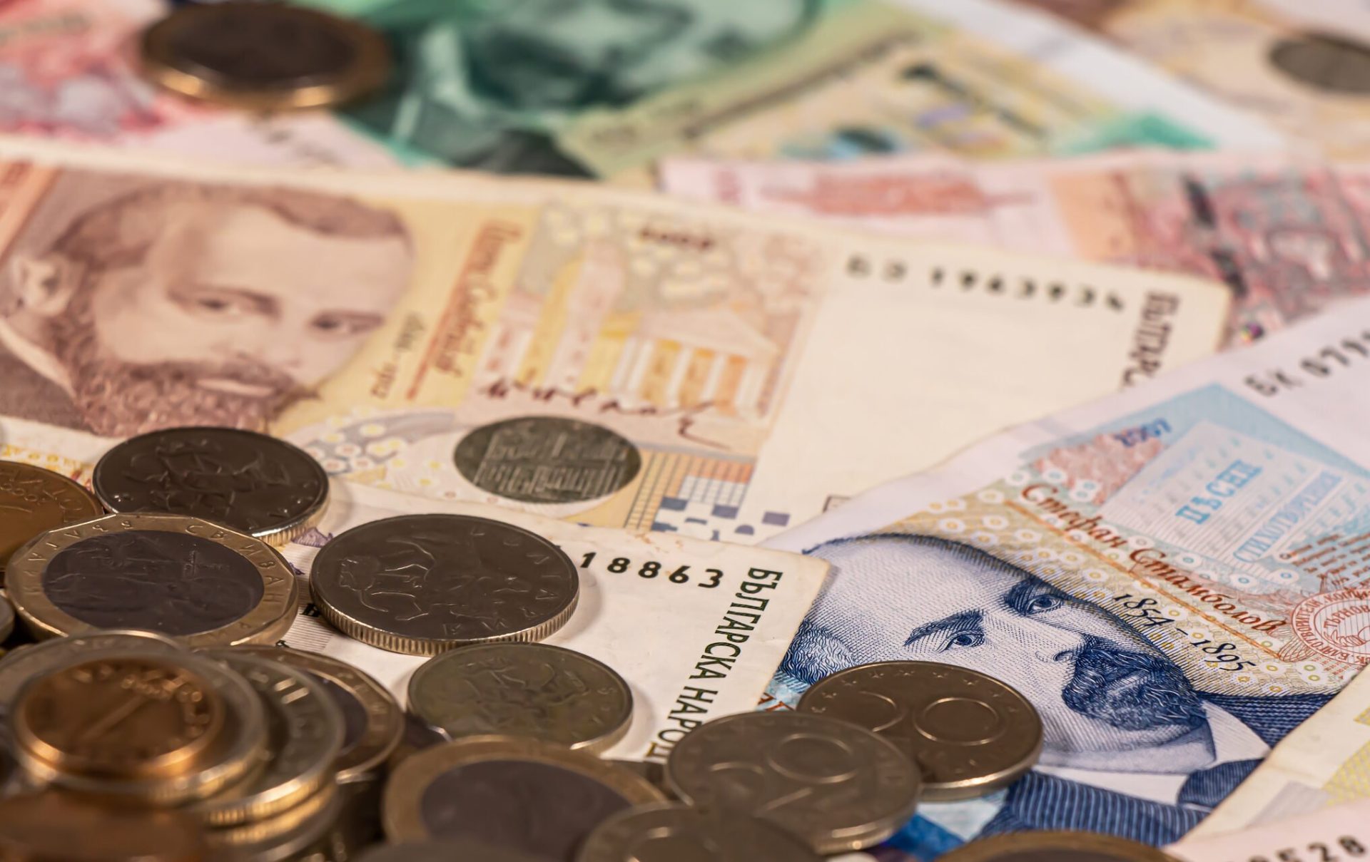 Bulgaria: Salariul mediu brut a urcat cu 12% în 2025, premergător euro.