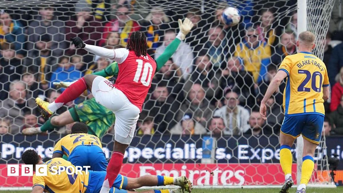 Eze a salvat arsenalul: Victorie chinuită cu mansfield town