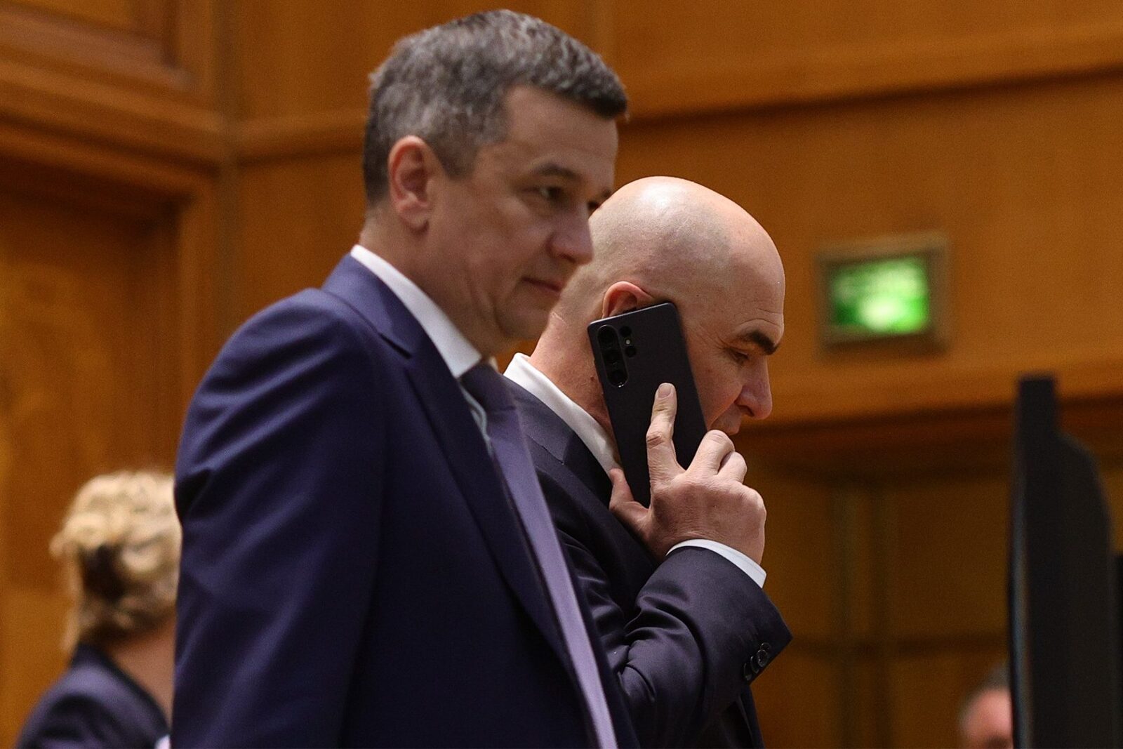 Ordonanța pe carburanți, modificată: PSD vrea mai mult, sindicatele refuză Bolojan