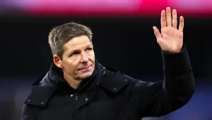 Opțiuni:

United – Palace: Duel pe Old Trafford. Analiza, echipe probabile, cote. (60 caractere)
Manchester United începe cu Palace: Verdictul, informații, formula de start. (65 caractere)
Premier League: Manchester United vs Crystal Palace – previziuni și echipe. (62 caractere)
United – Palace: Meci crucial. Tot ce trebuie să știi înainte de fluier. (60 caractere)
Start de foc pentru United: Ce așteptări în meciul cu Crystal Palace? (63 caractere)