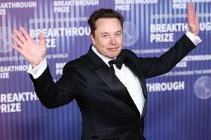 SpaceX, a lui Musk, cumpără o companie proprie. Obiectiv: „Soare conștient”