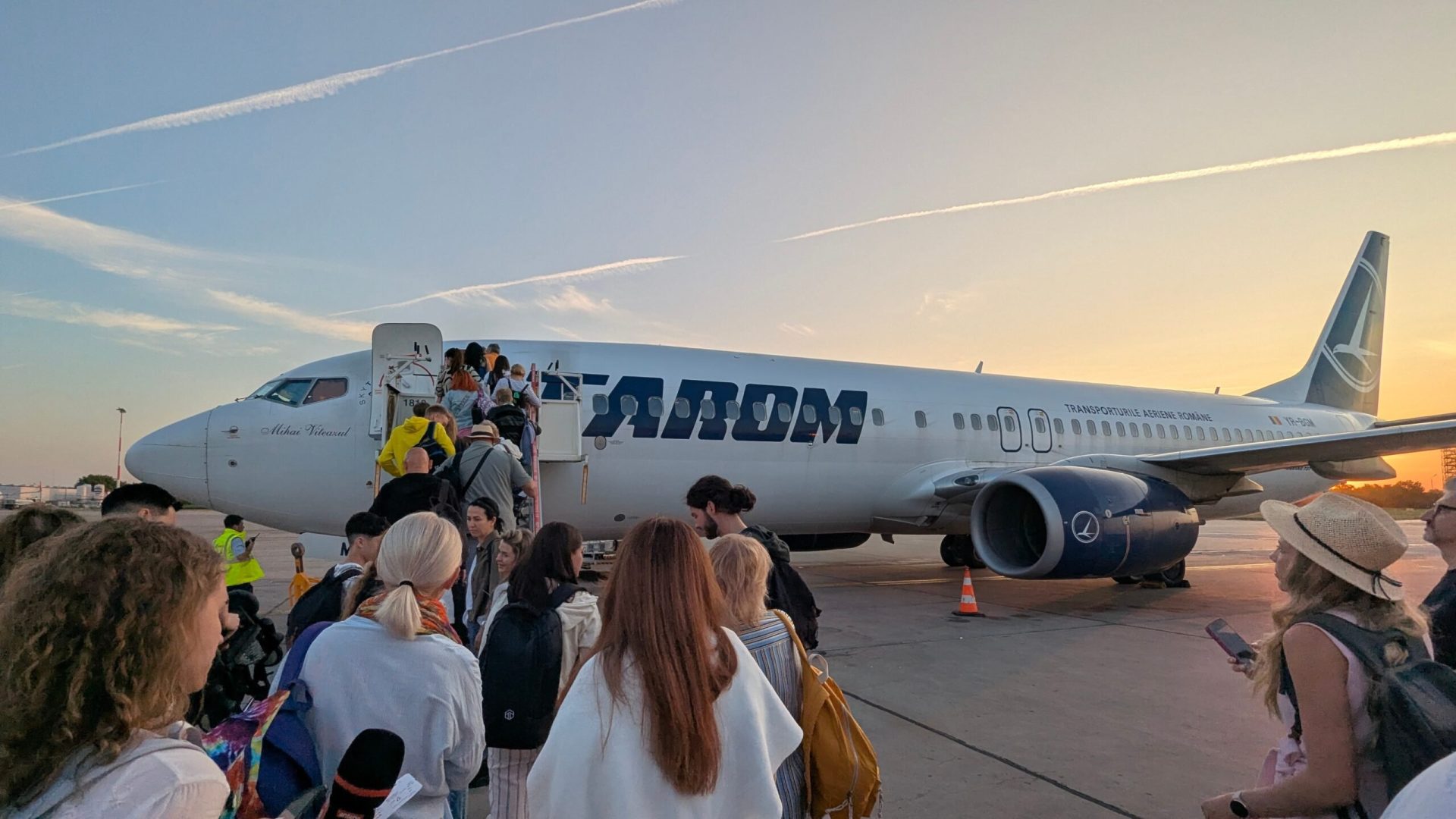 MAE: Români, evacuați din israel în egipt. Tarom, zboruri speciale către românia