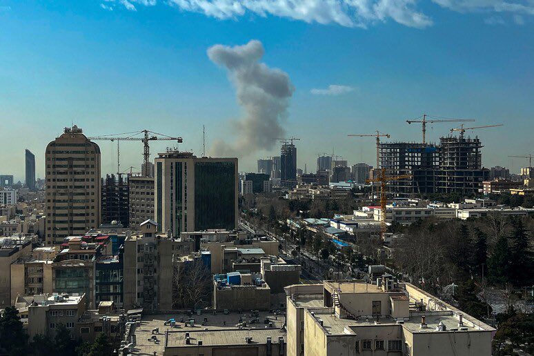 Noi atacuri israeliene în iran: Un spital avariat, pacienți evacuați