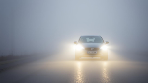 Infotrafic: Ceață densă pe mai multe drumuri din România