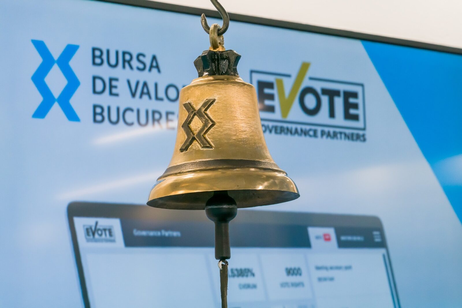Ce cred românii despre listarea la bursă a companiilor de stat? Sondaj G4Media