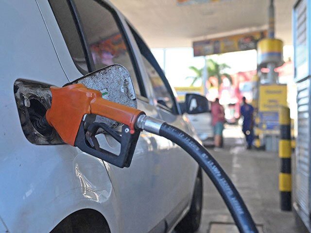 Benzina se ieftinește înainte de Paște: Prețul ajunge la 8,72 lei/litru