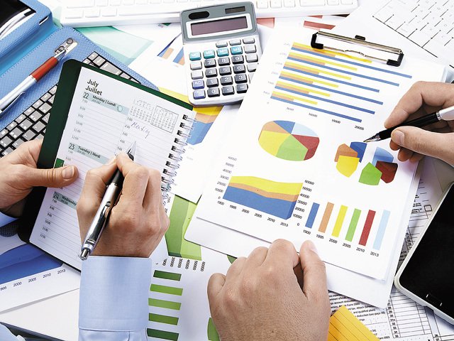 Creștere economică revizuită pentru 2025, dar România, în cădere liberă