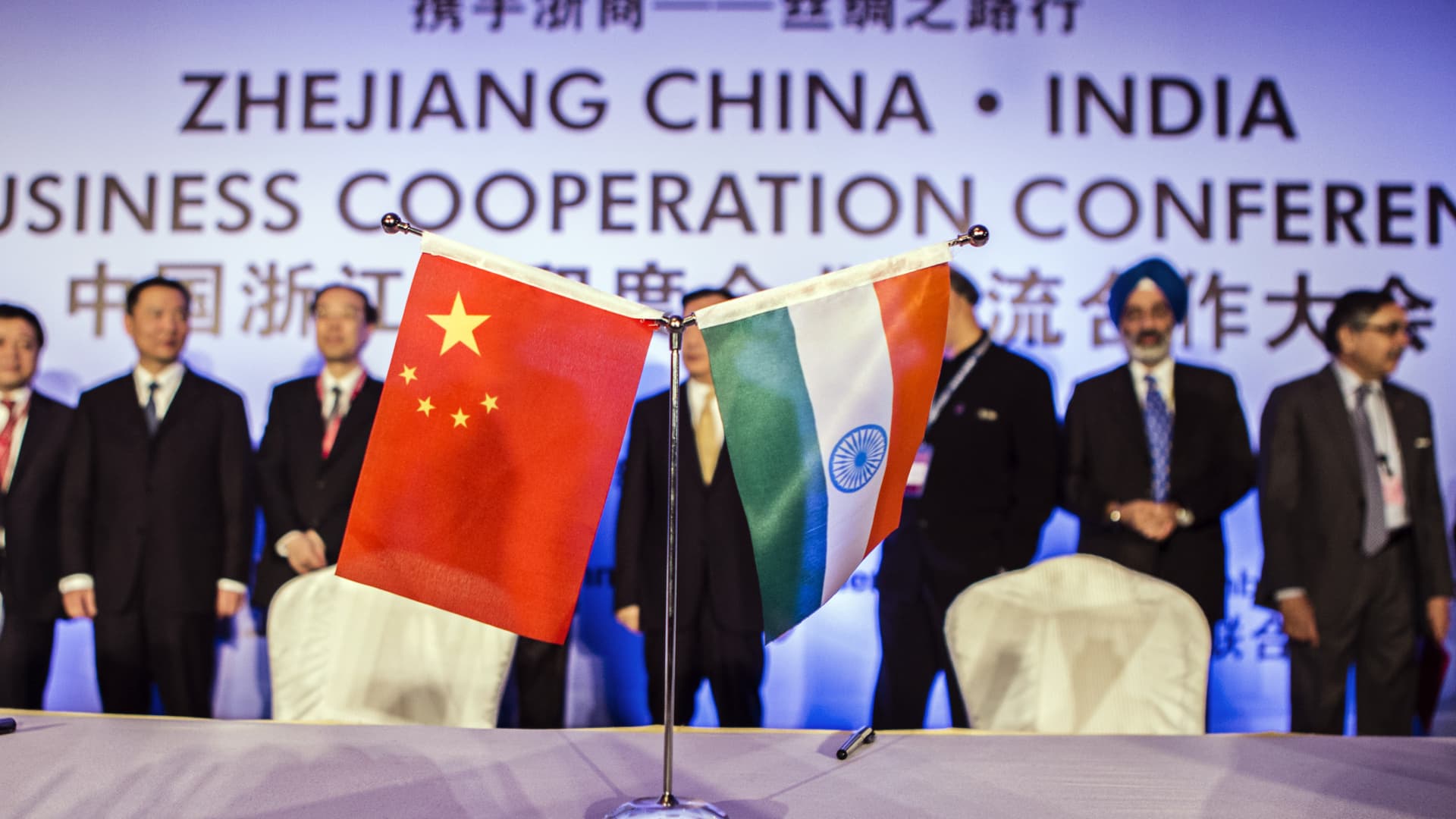 Vizita în India: Relațiile cu China, pe un făgaș mai bun