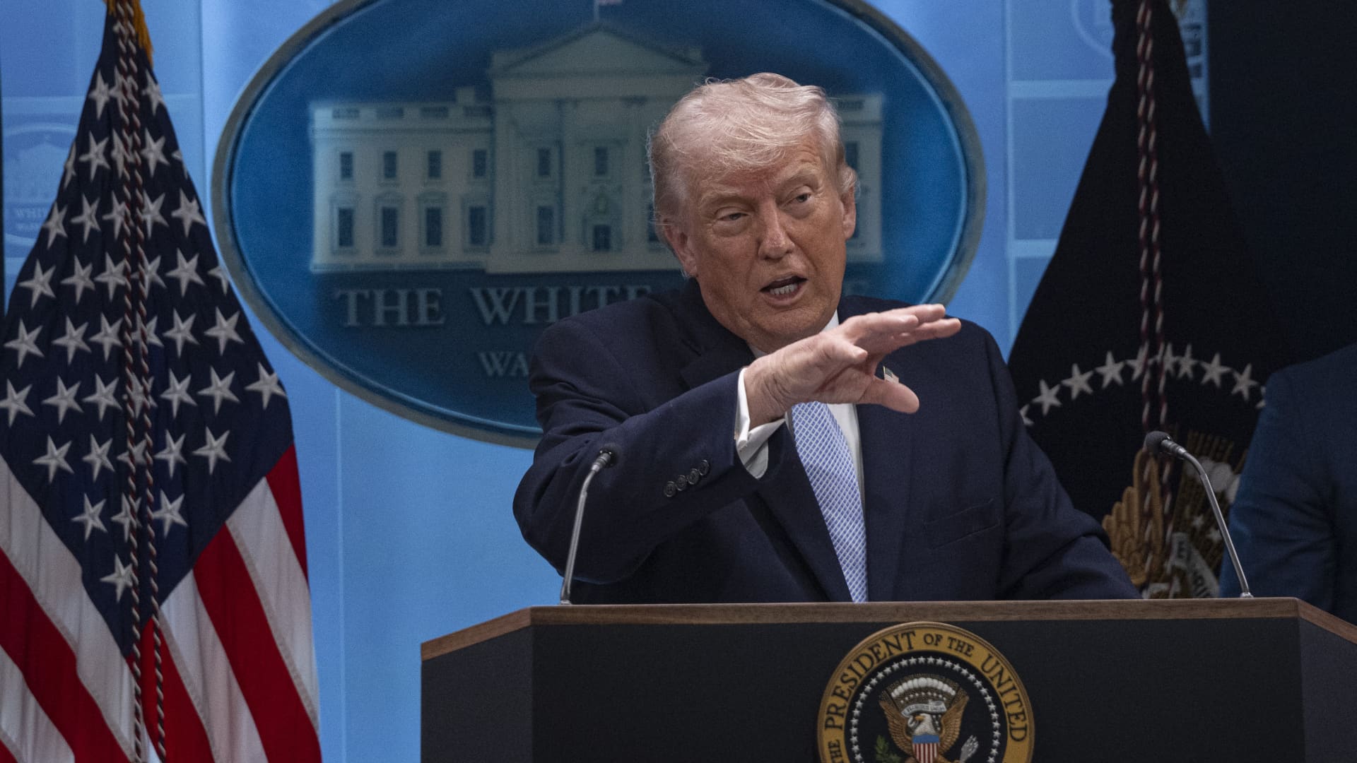 Trump țintește din nou Groenlanda, războiul cu Iranul adâncește fisura NATO