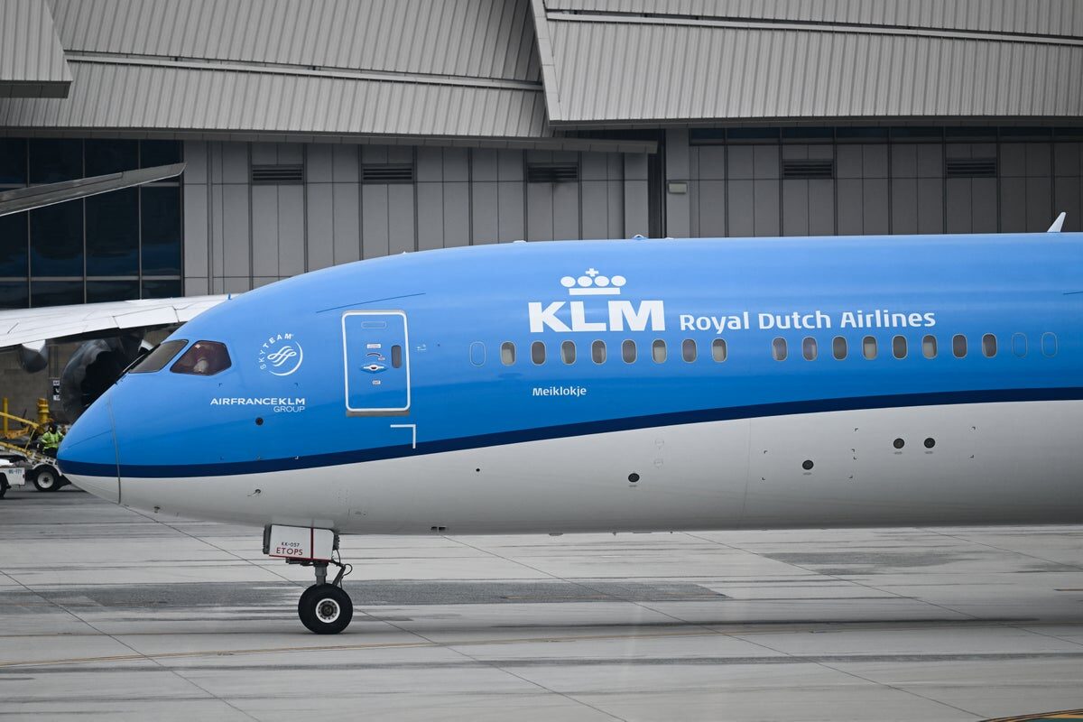 Familie, 40.000 de lire pe bilete business spre Peru. KLM, refuz la îmbarcare