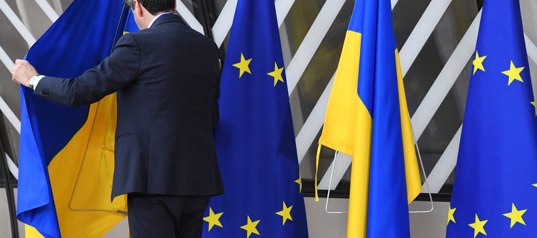 Zelenski, mulțumit de ajutorul UE, cere aderarea rapidă a Ucrainei