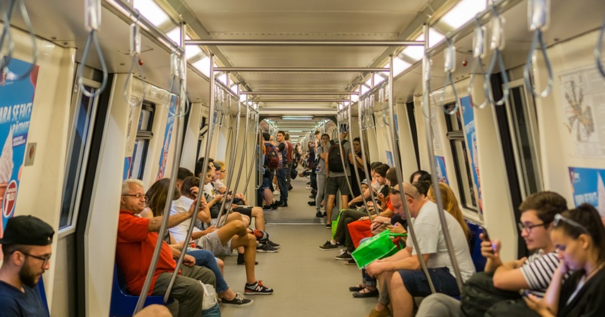 Mizerie la Metrorex: 186 de angajați vând bilete, deși există automate și platformă