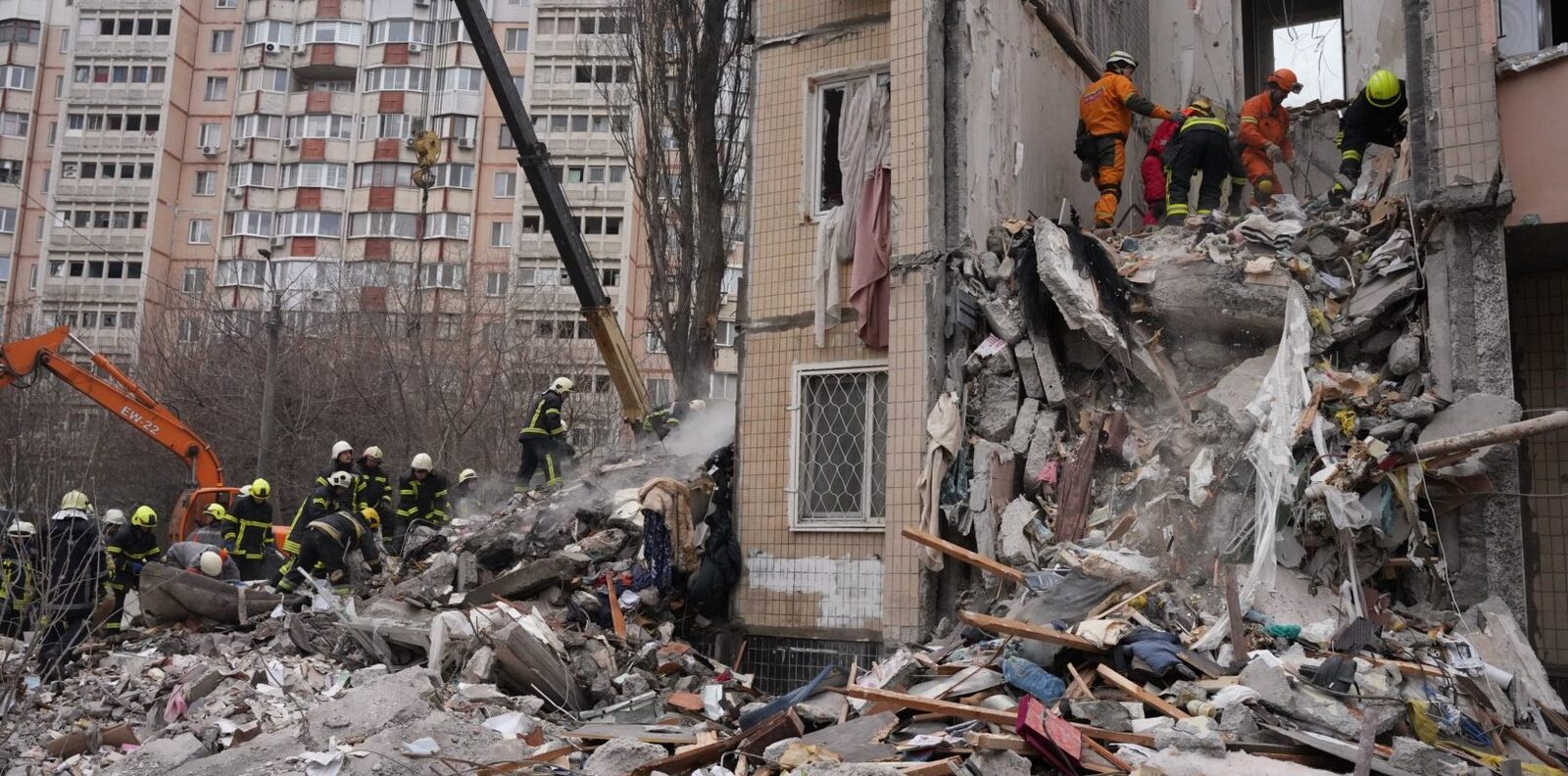 Atacuri rusești: 12 morți la Kiev, Odesa și Dnipro. Kievul acuză „crime de război”