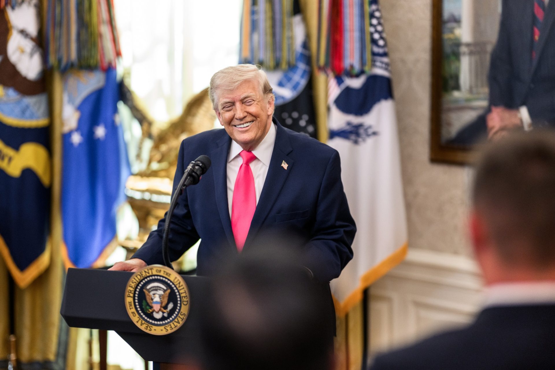 Trump, entuziasmat de psihedelice: „Pot să iau și eu?” cere fostul președinte