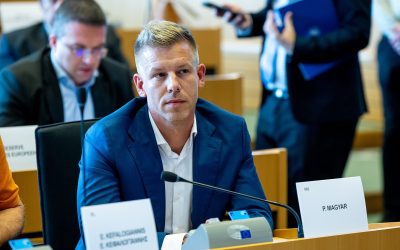 Magyar, omul care l-a detronat pe Orban: De la afișul de pe pat, la victoria zdrobitoare