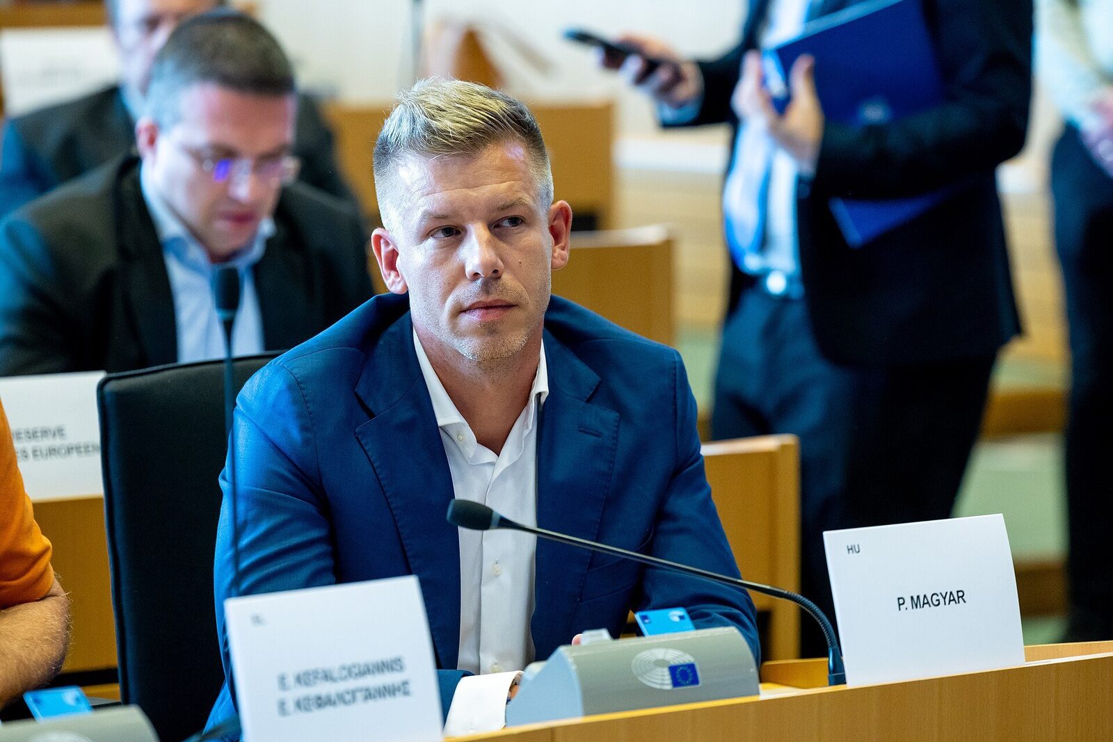 Magyar, omul care l-a detronat pe Orban: De la afișul de pe pat, la victoria zdrobitoare