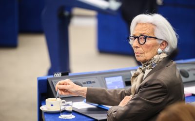 Lagarde: Noul șoc energetic riscă să reaprindă inflația în UE, cere ajutor guvernelor