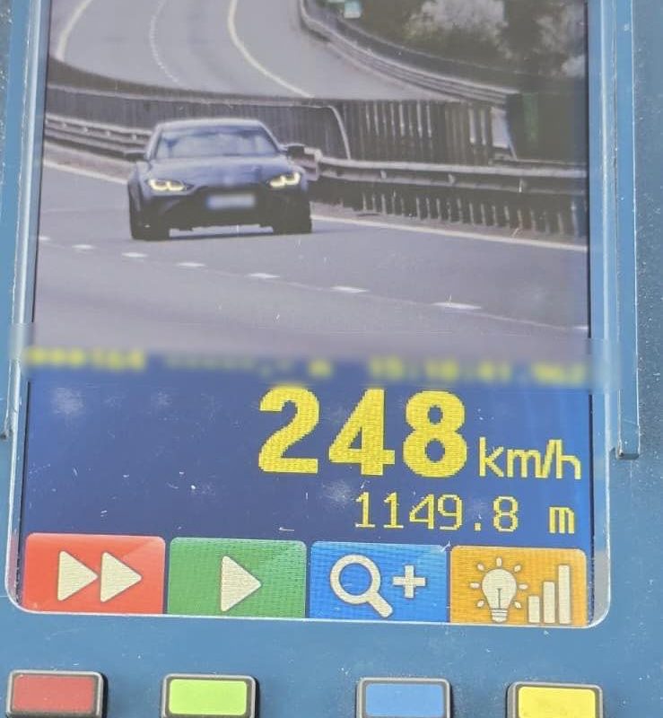 Șofer din București, prins cu 248 km/h pe Autostrada Transilvania