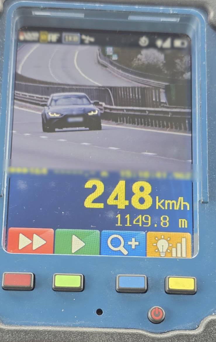 Șofer din București, prins cu 248 km/h pe Autostrada Transilvania