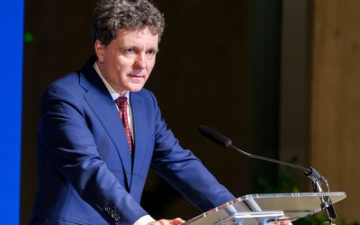 Nicușor Dan: Politicienii, conduși de voturi, au dus România la decizii eronate