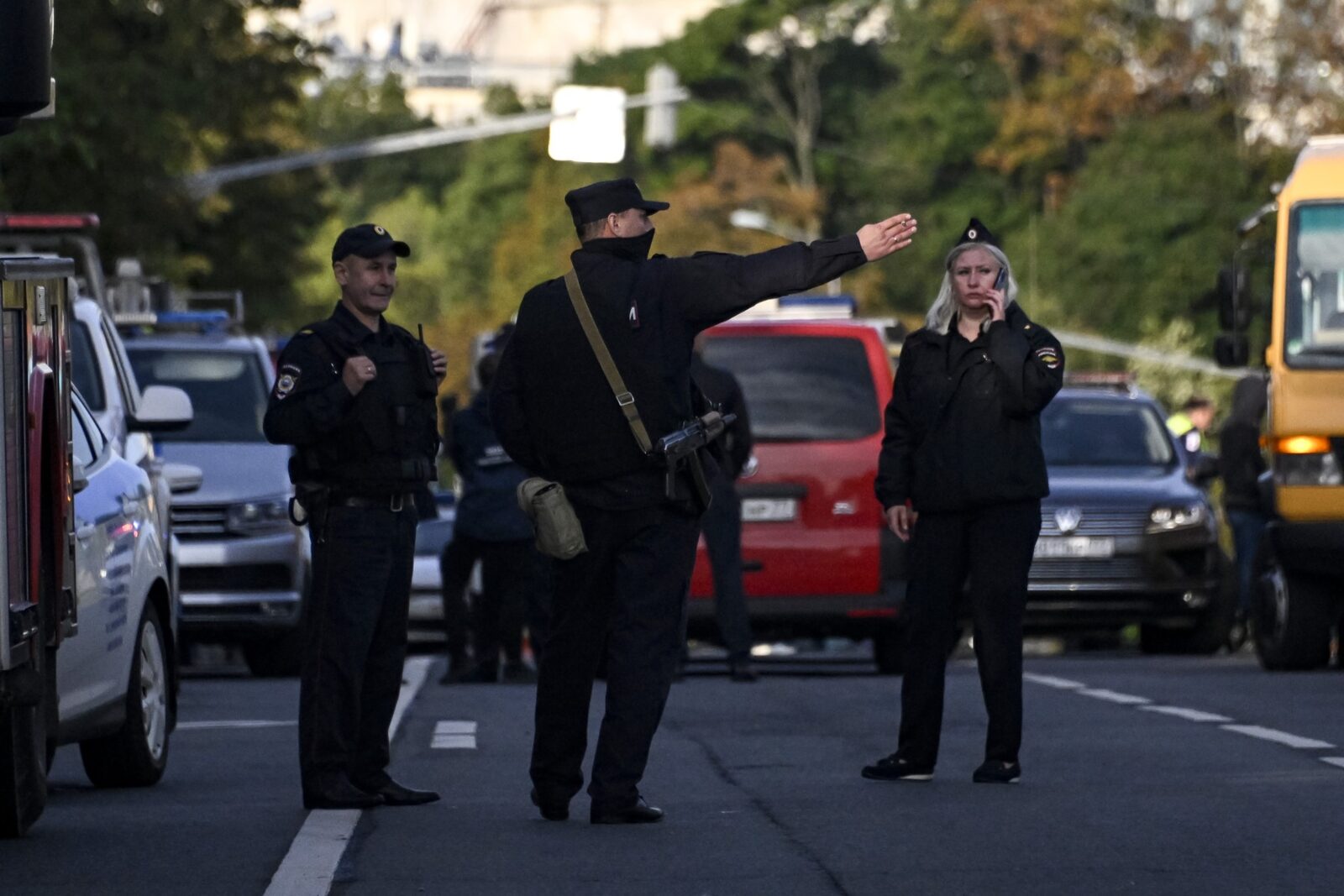 Polițiști suspendați la Kiev, după ce au fugit de la locul atacului armat