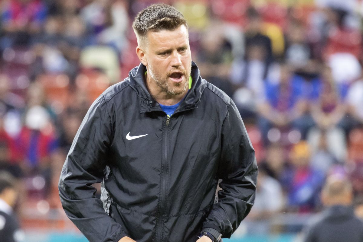 Antrenorul, DEMIS după eșecul din Liga 2! Mihai Pintilii, favorit să preia echipa