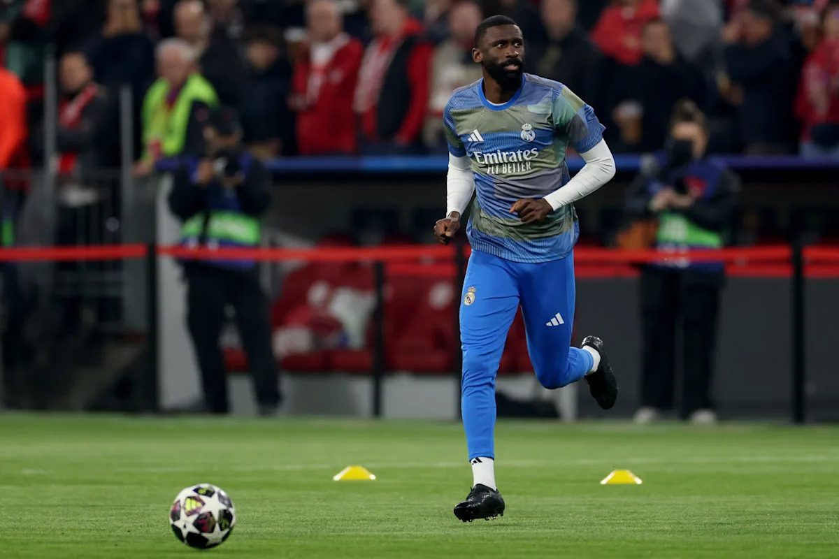 Madrid: Real îi oferă prelungire pe un an liderului din apărare