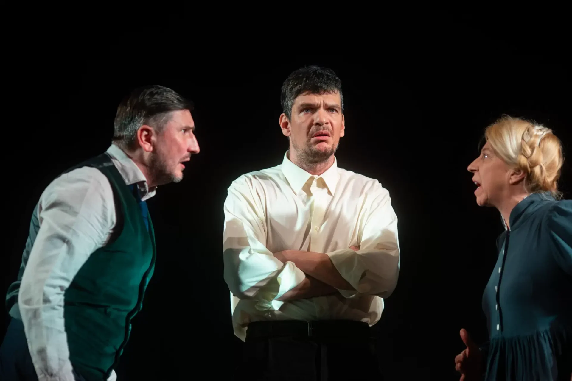 Evenimente culturale la București: Teatru și expoziții, 13-19 aprilie