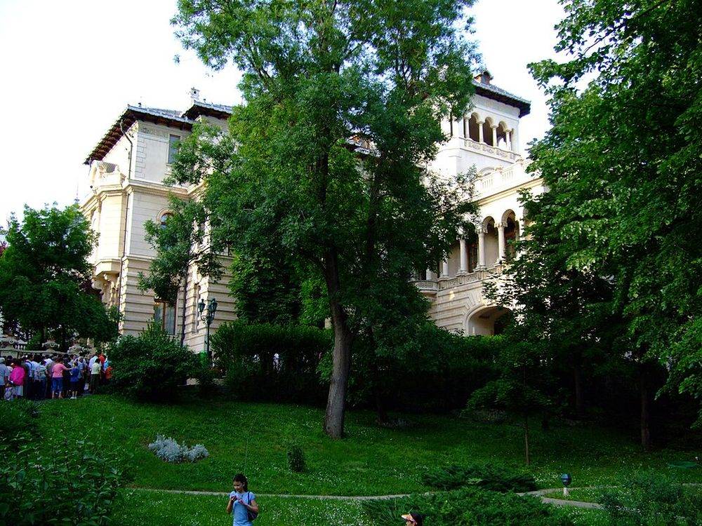 Președintele găzduiește summitul B9 la Palatul Cotroceni pe 13 mai