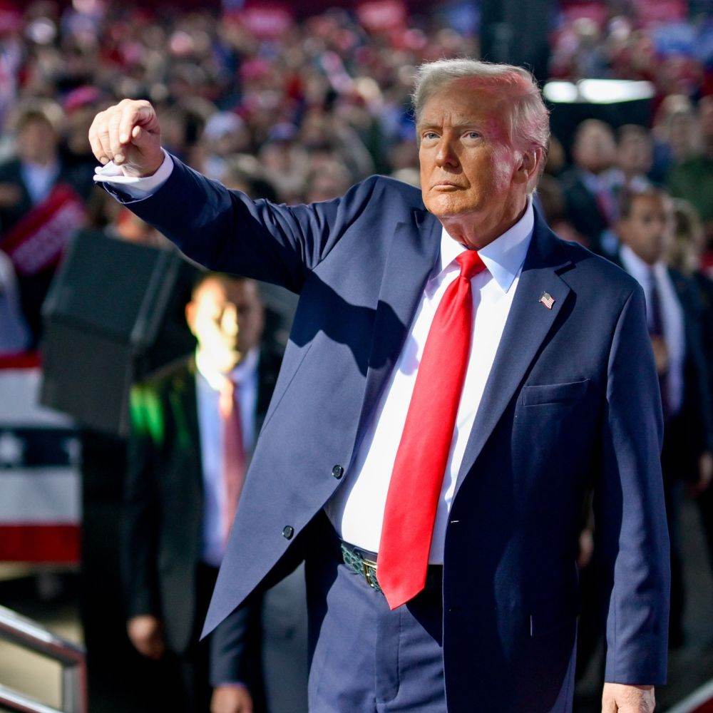 Donald Trump anunță blocadă navală în strâmtoarea Ormuz