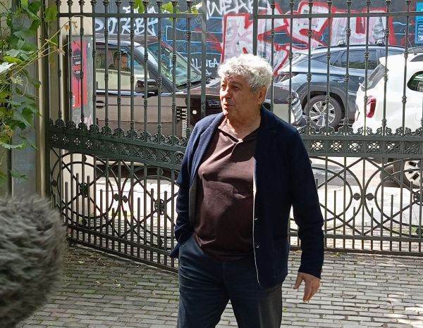 Lucescu își expune colecția personală de trofee la Muzeul Fotbalului