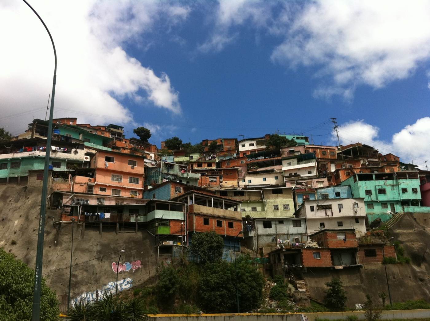 FMI reia legăturile cu Venezuela: Criza se termină