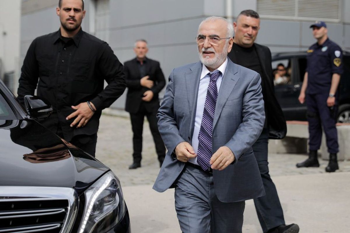 Savvidis bagă mâna-n buzunar: 8 milioane euro pentru Lucescu la PAOK