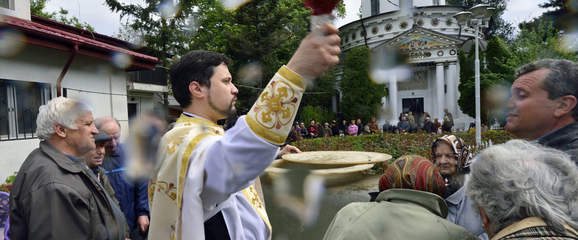 Taina Izvorului Tămăduirii: Semnificație profundă și tradiții la ortodocși