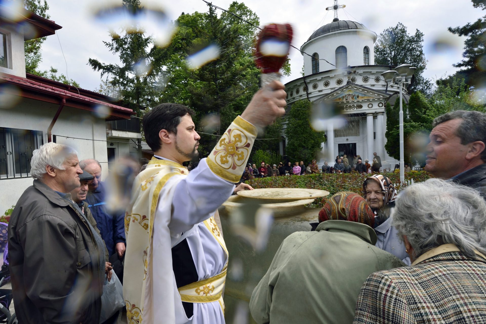 Taina Izvorului Tămăduirii: Semnificație profundă și tradiții la ortodocși