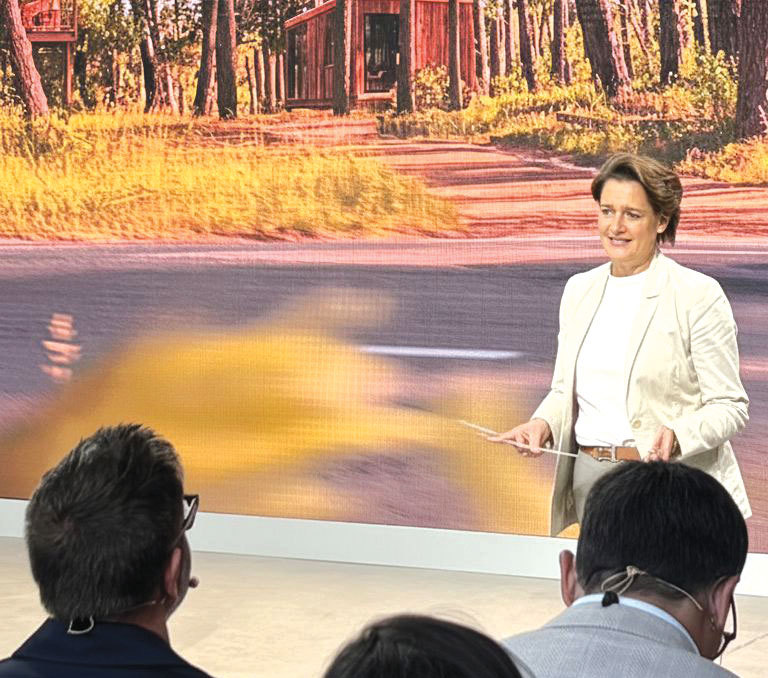 România, blocată-n crize, ratează șansa: BMW și BYD în Ungaria, Dacia în Turcia