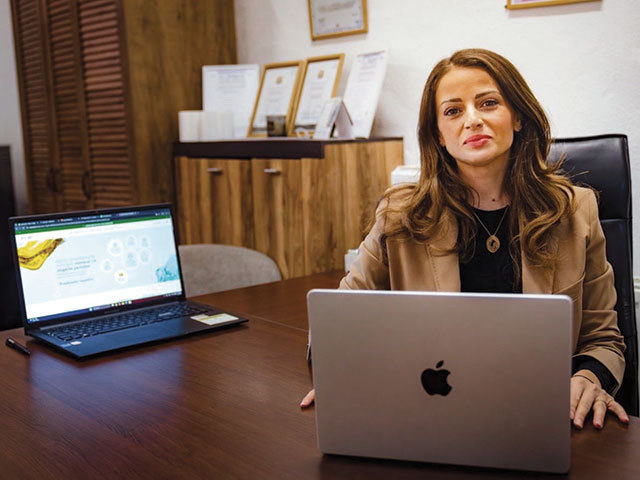 Românii inovatori cuceresc lumea: Detergentul cu bicarbonat, profit de milioane!