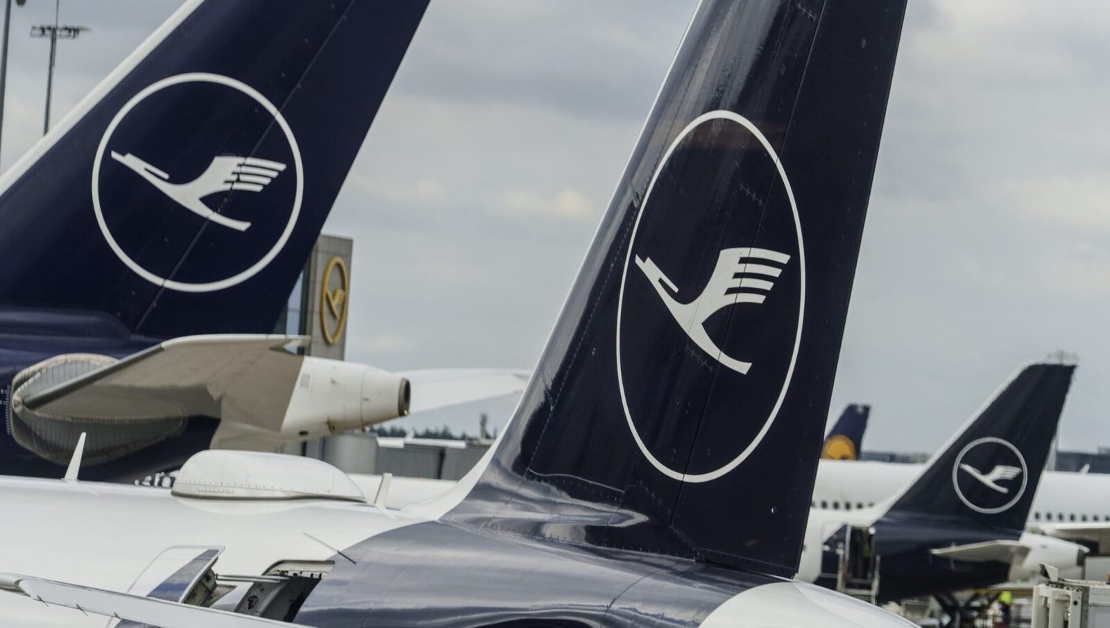Grevă Lufthansa: Românii, speriați că nu ajung acasă de Paște