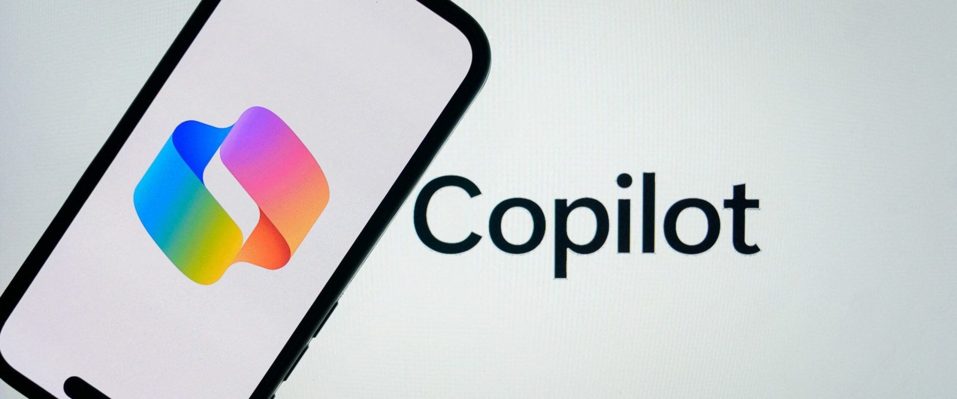 Copilot: Aplicația Microsoft, doar pentru distracție. Avertismentul vine din termeni