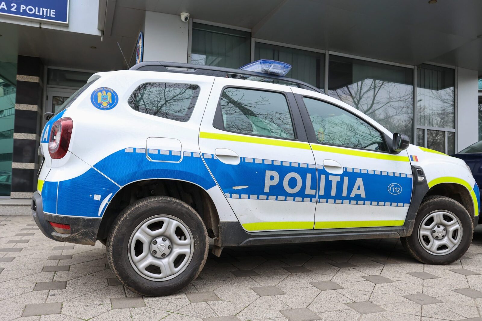 Șofer fugar vânat pe străzile din București, un polițist rănit în urmărire