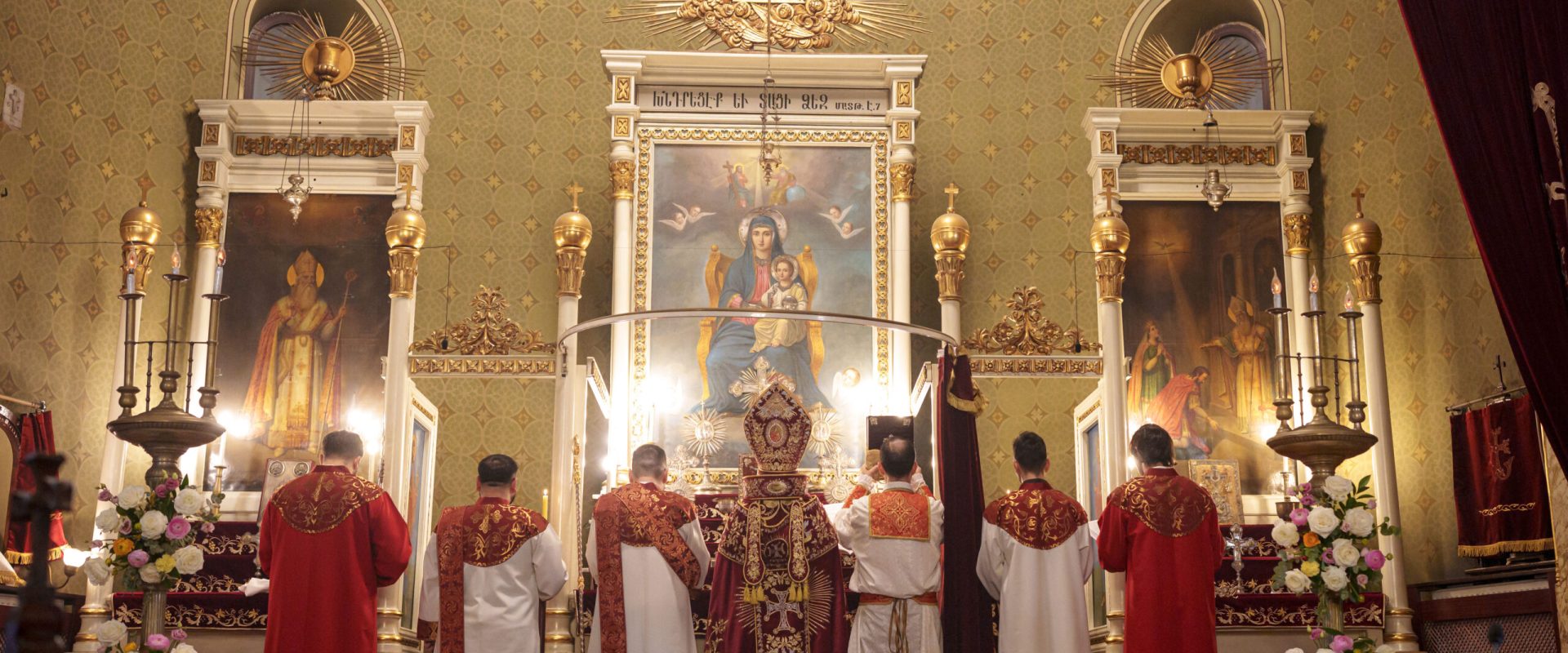 Mediafax urează Paște fericit: Hristos a înviat