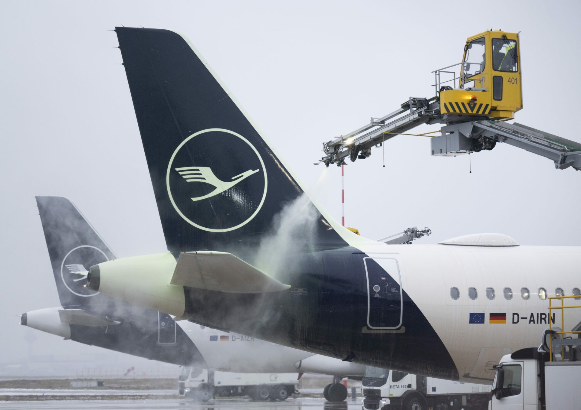 Germanii din România cer ajutorul lui Merz după decizia Lufthansa