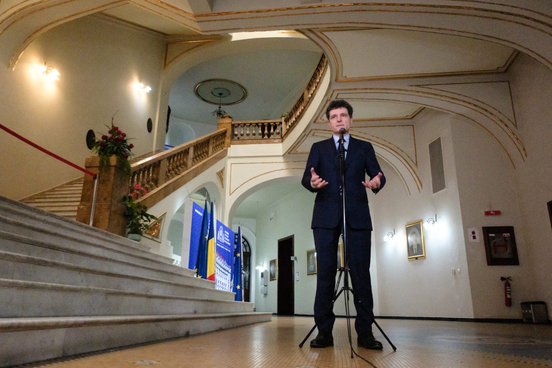 Presa Ungară despre România: „Țară deprimată, în pragul haosului”